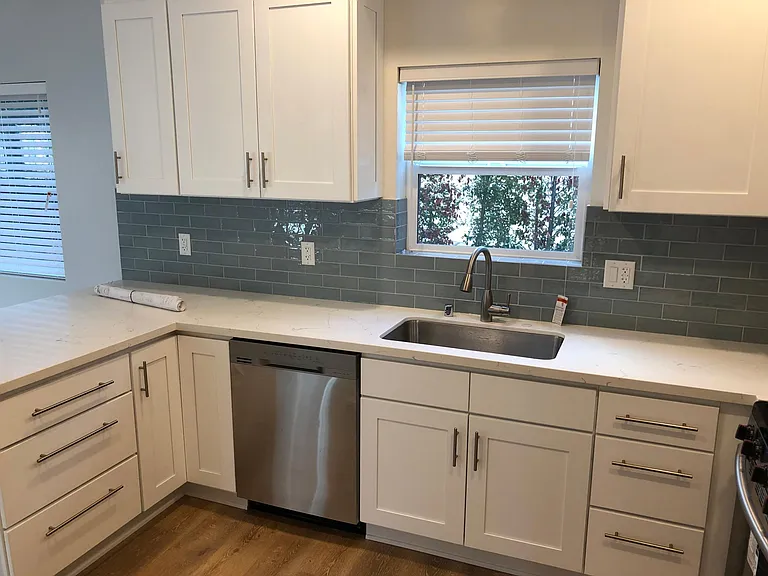5250 1/2 Briggs Ave — Photo 4