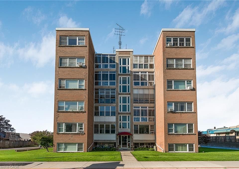 1st image of 824 Brant St #9