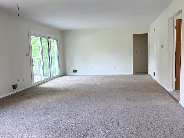 550 Wises Grove Rd — Photo 5