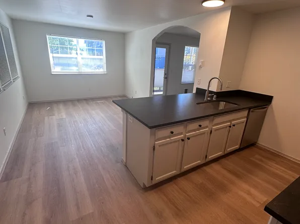 1607 H St #101, Bellingham, WA 98225