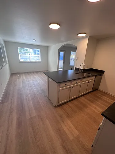 1607 H St #101 Photo 1