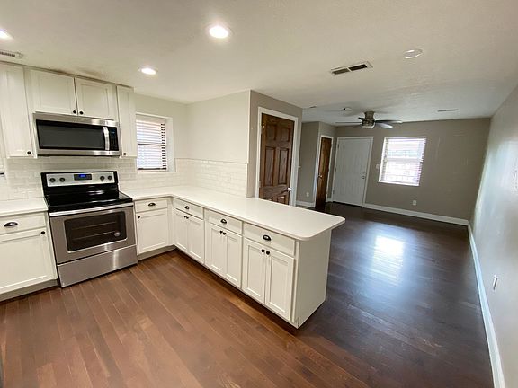 3rd image of 40-42 Chittenden Ave #42-3