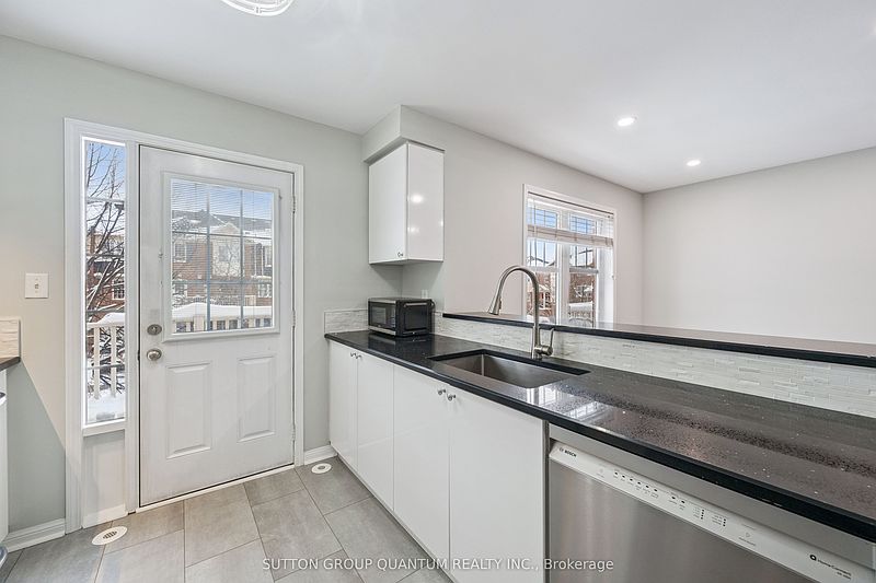 Oakville Townhouse for rent - 2 Bedrooms — photo 9