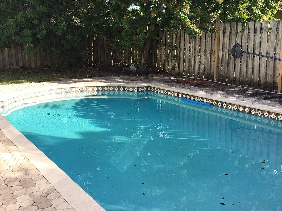1st image of 1540 NE 33rd Ct