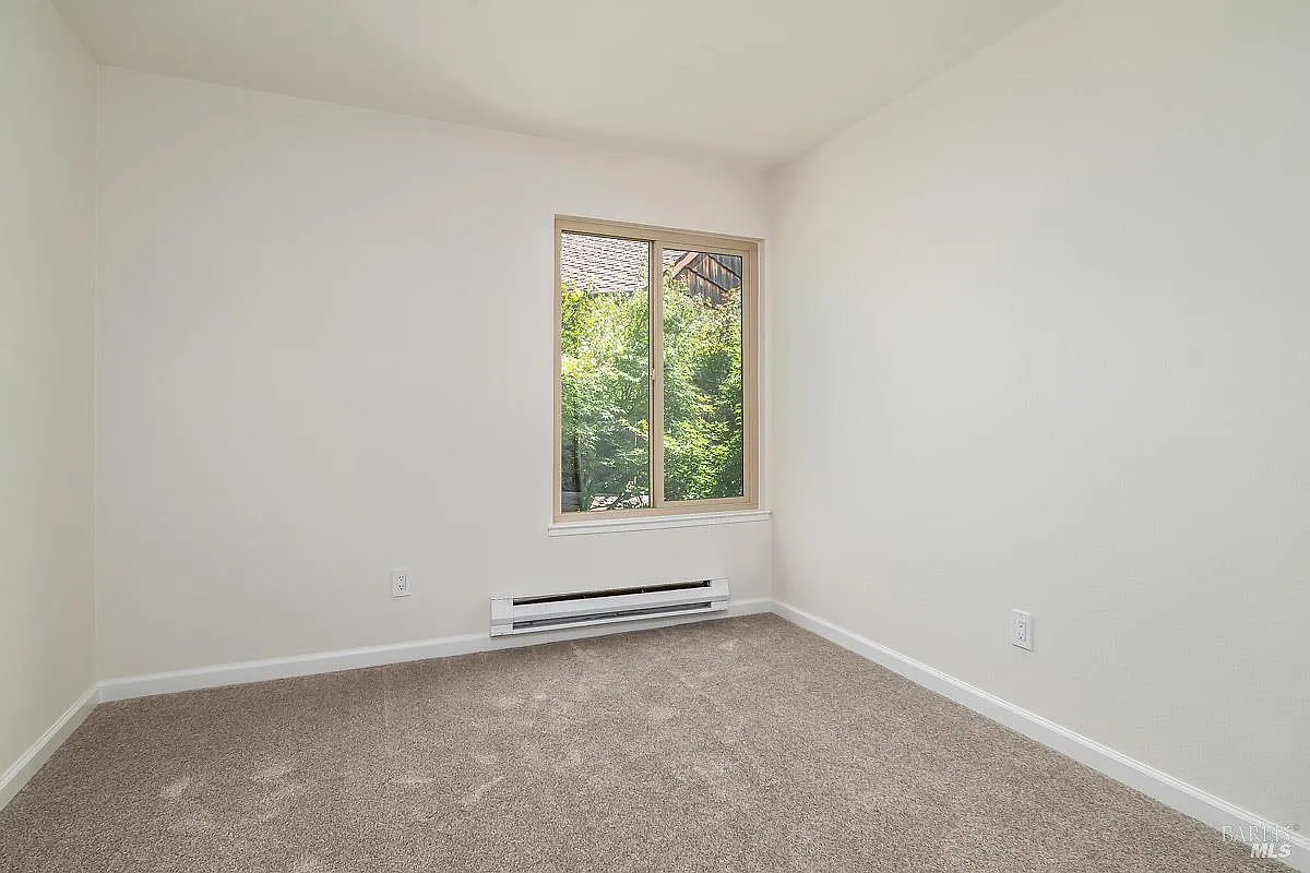 1484 Parkway Drive - Photo 12