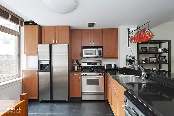 Rented by Sotheby's International Realty | media 3