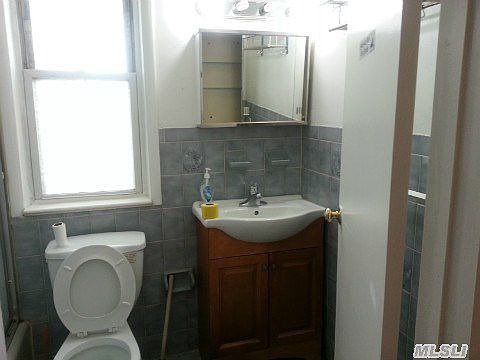 3rd image of 10709 32nd Ave