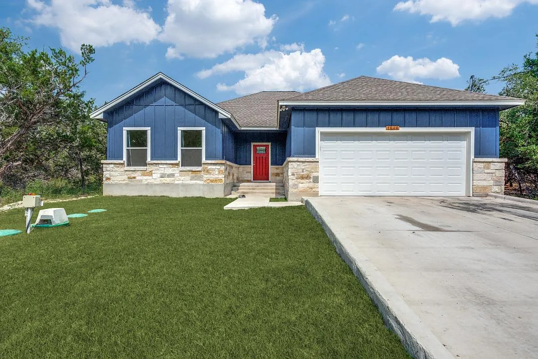 3 bed, 2.0 bath, 1773 sqft, $2,250 — Photo 1