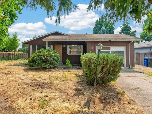 825 S Magnolia St, Cornelius, OR 97113