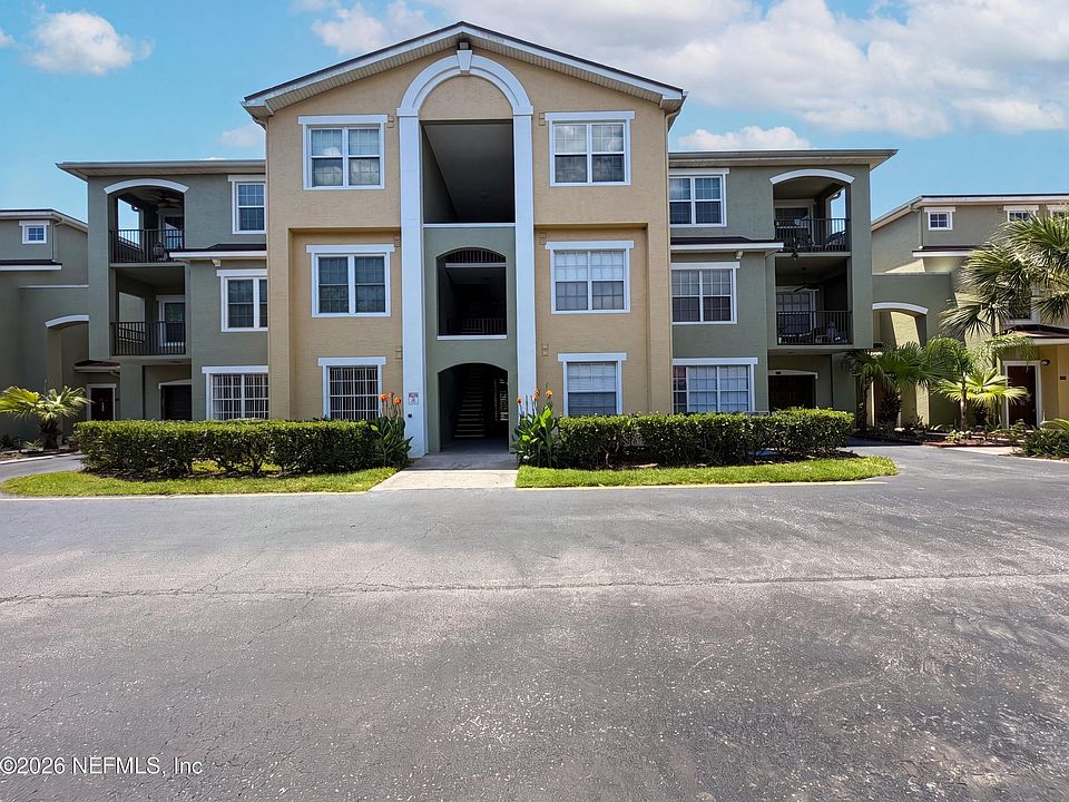 1st image of 4000 GRANDE VISTA Boulevard #15-304