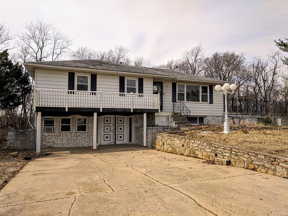1st image of 3514 N 33rd Ter