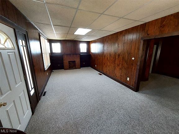 2nd image of 842 Fairview Ave