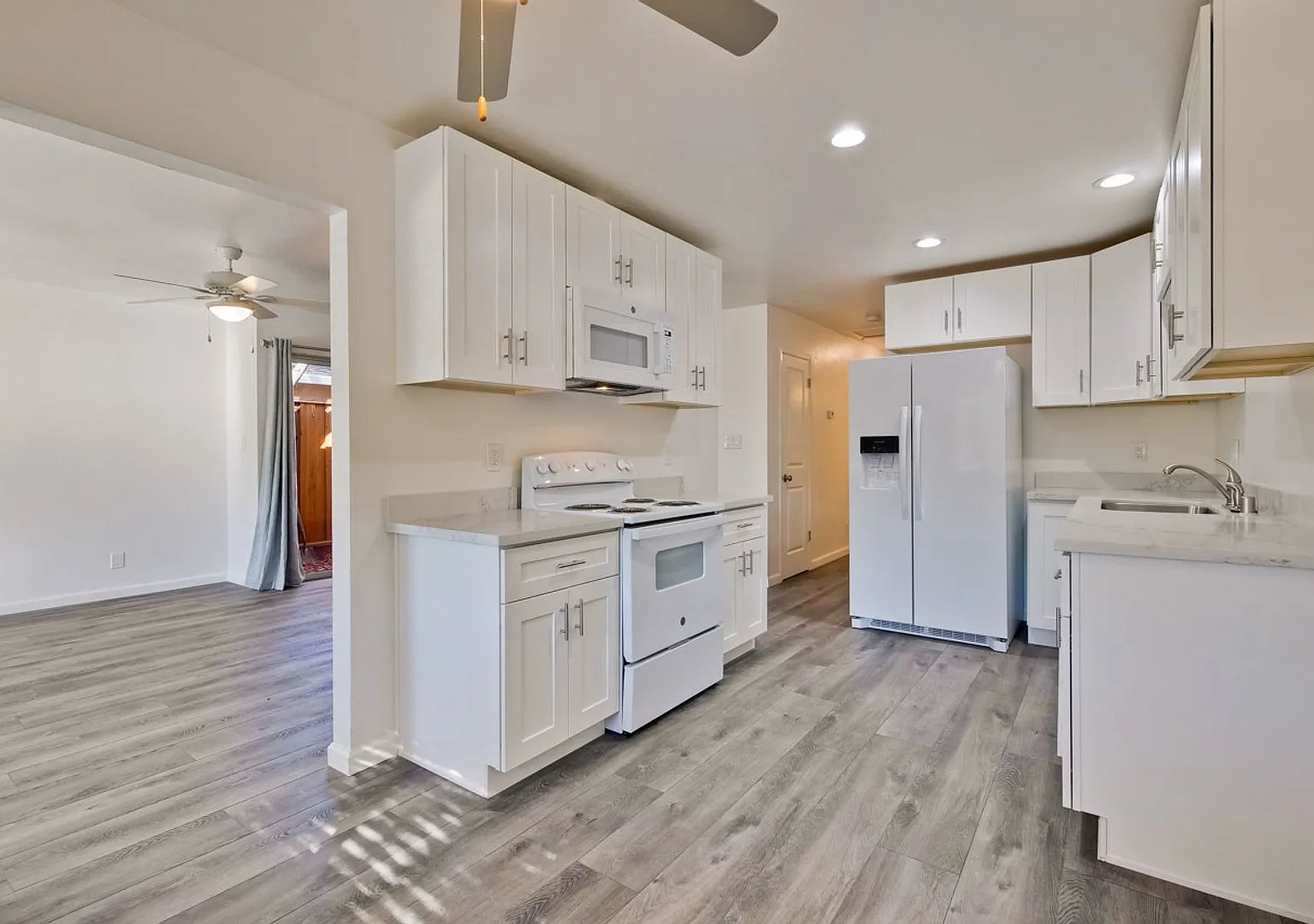 683 Arbutus Ave — Photo 3