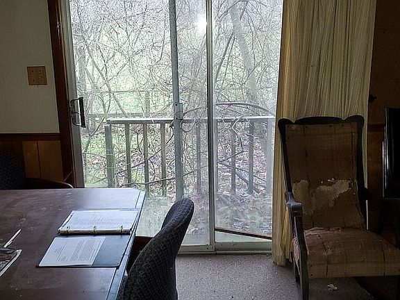 3rd image of 11580 Washington St