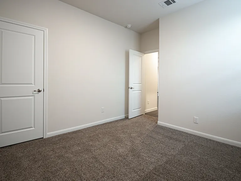 3608 Southbend Dr — Photo 18