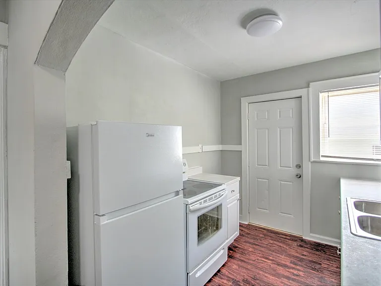 1011 E Ellerbee St #A — Photo 4