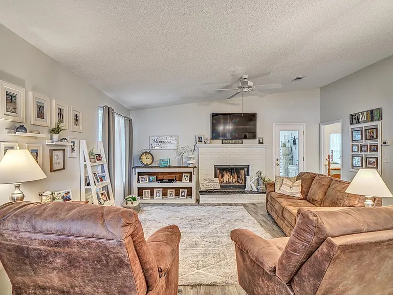 1696 Valparaiso Blvd — Photo 6