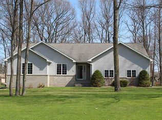 14 Weston Ave, Gladstone, MI 49837