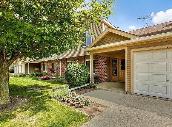 Attached Garage