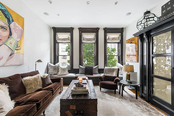 Sold by Compass | media 21