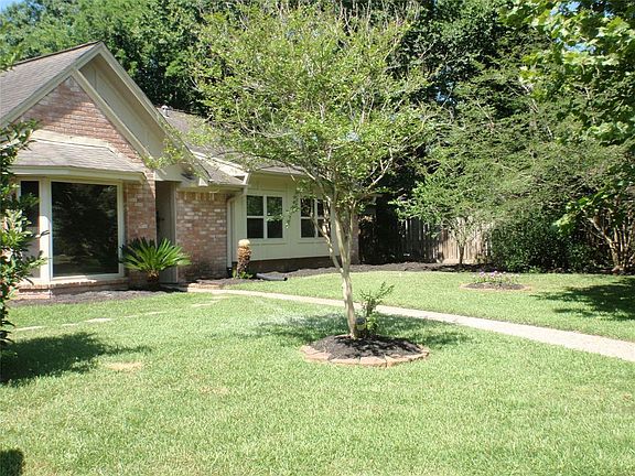 2nd image of 4135 Clovernook Ln