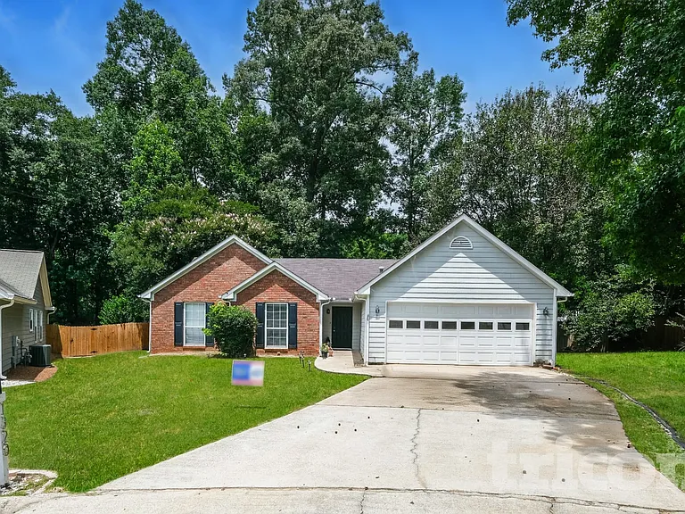 1320 Opal Cir — Photo 1