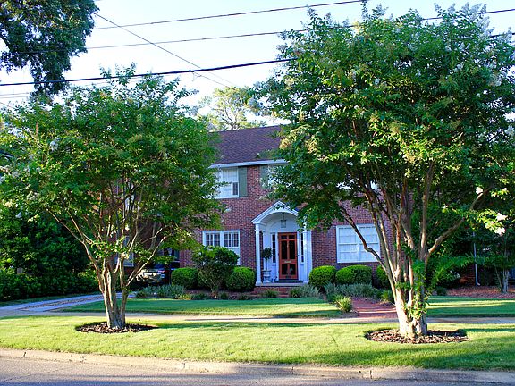 3rd image of 1427 Windsor Pl