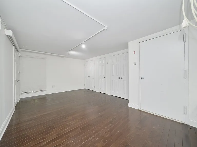 60 Pearl St #3 — Photo 7