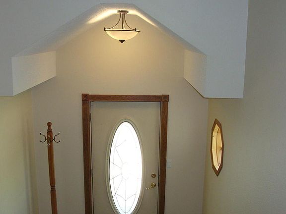4th image of 838 Great Plains Ct