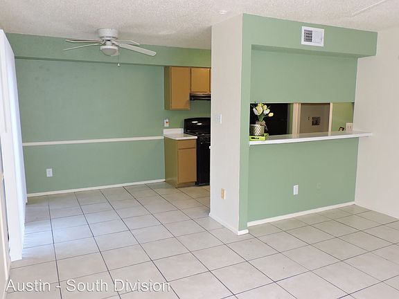 3rd image of 5903 Cougar Dr APT A