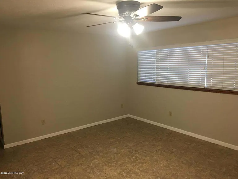 530 Allen Dr — Photo 16