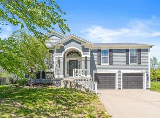 1872 W Concord Dr, Olathe, KS 66061