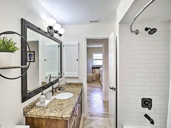 3rd image of 2806 SW 38th Ter