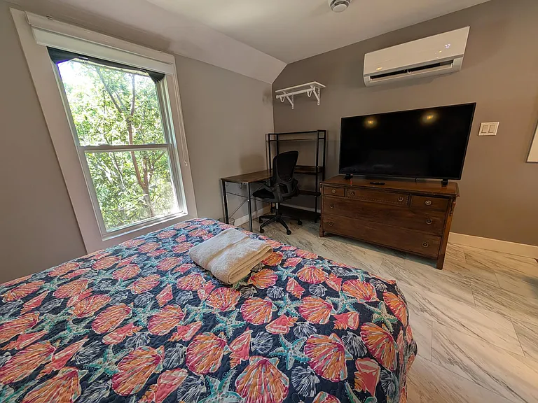 192 Adelaide St #HOUSE — Photo 9