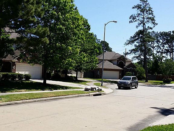 3rd image of 10314 Dyer Gln