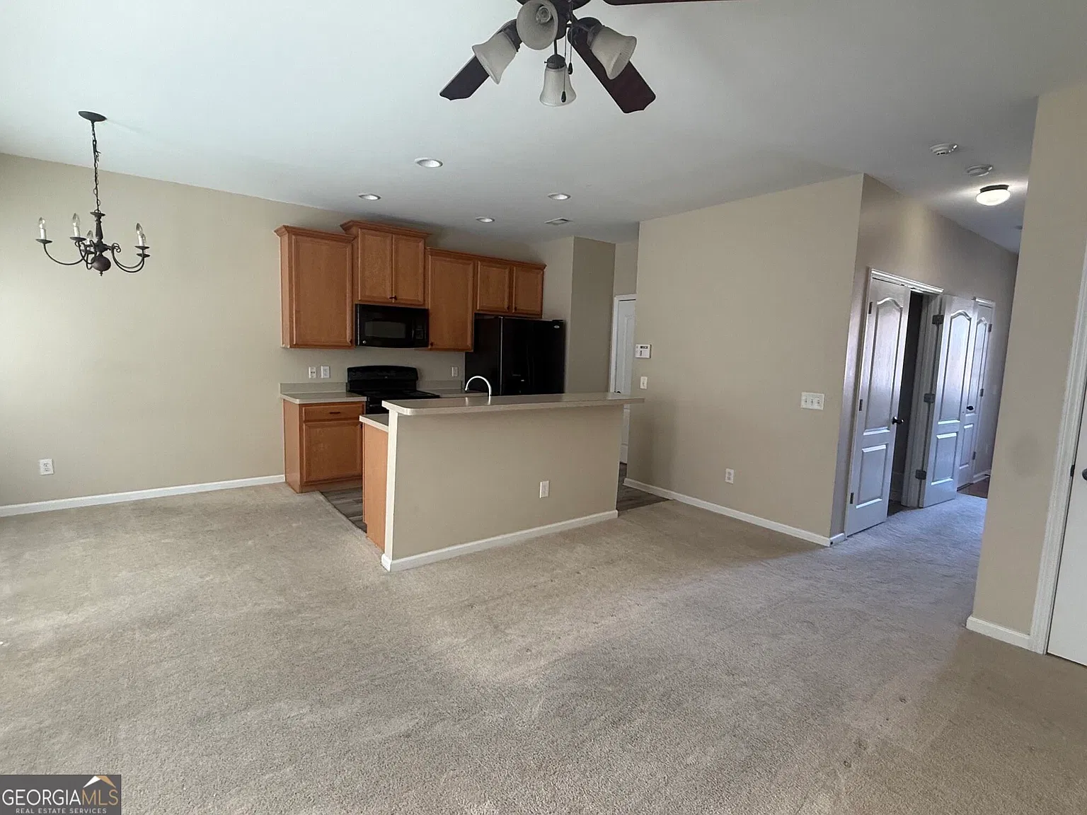 3 bed, 2.5 bath, $2,400 — Photo 4