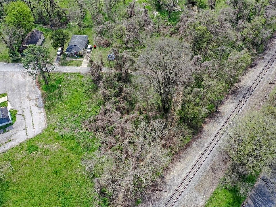 2nd image of 136 W NORWOOD AVE