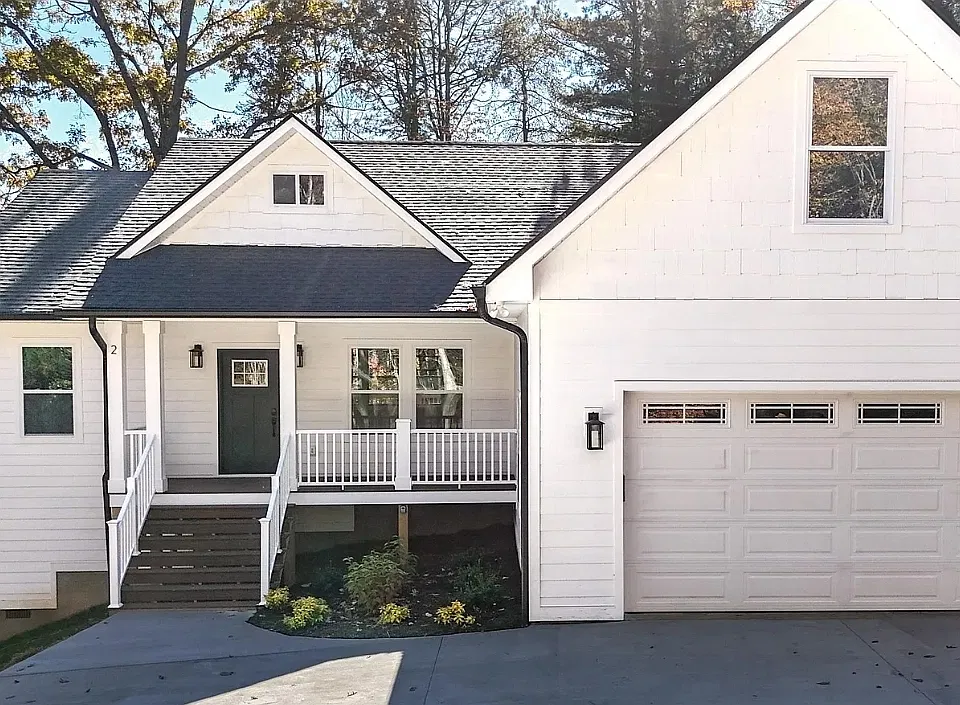 2 Caroline Dr