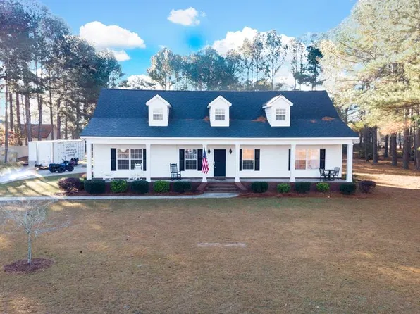 714 Merganser Cir, Glennville, GA 30427