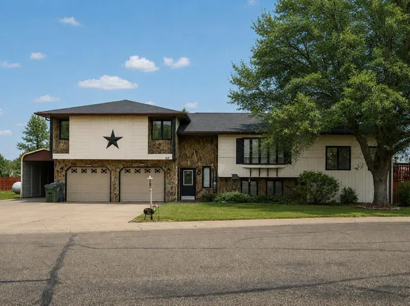 818 Mannhaven St #1, Hazen, ND 58545