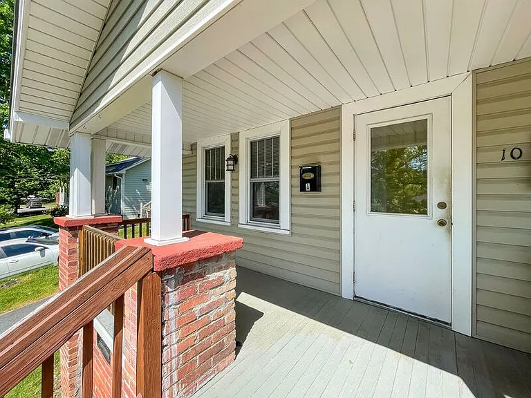 10 Latta St #A — Photo 2