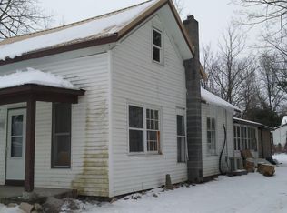 4842 Oak St, Coral, MI 49322