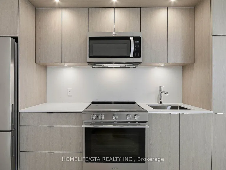 60 Central Park Dr #2104 — Photo 8