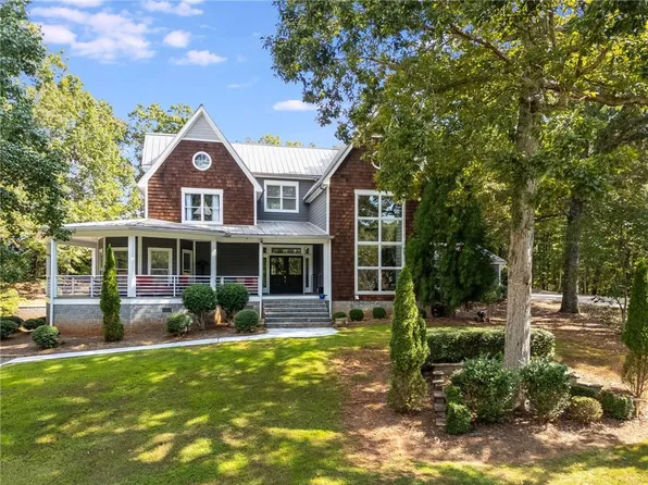 2620 E Piney Point Dr, Douglasville, GA 30135