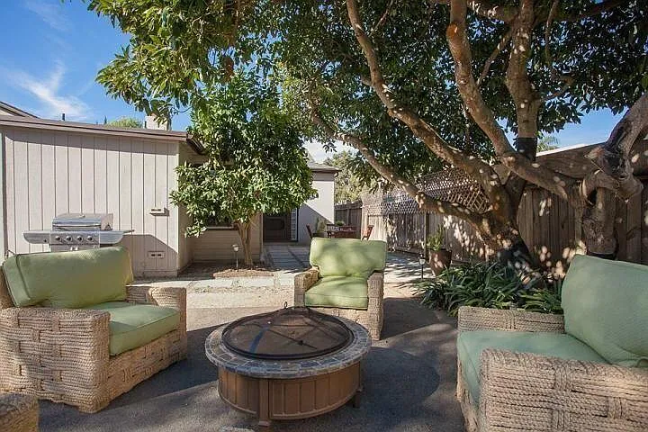 1098 Linden Ave — Photo 13