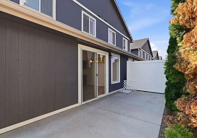 1420 N Michigan Ln #1 — Photo 28