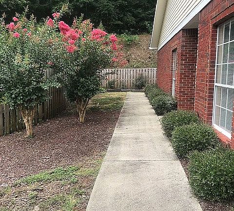 4th image of 415 Creekview Cir