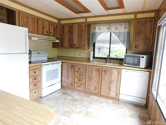 4th image of 11216 125th St E #74