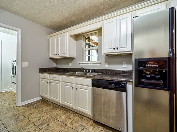 5th image of 106 Gardenwood Ct