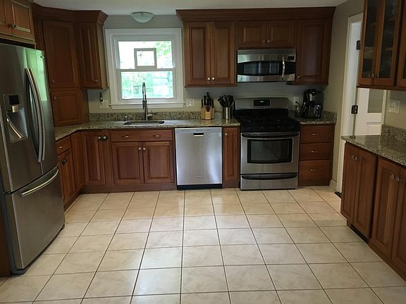 5th image of 5 Lincoln Dr